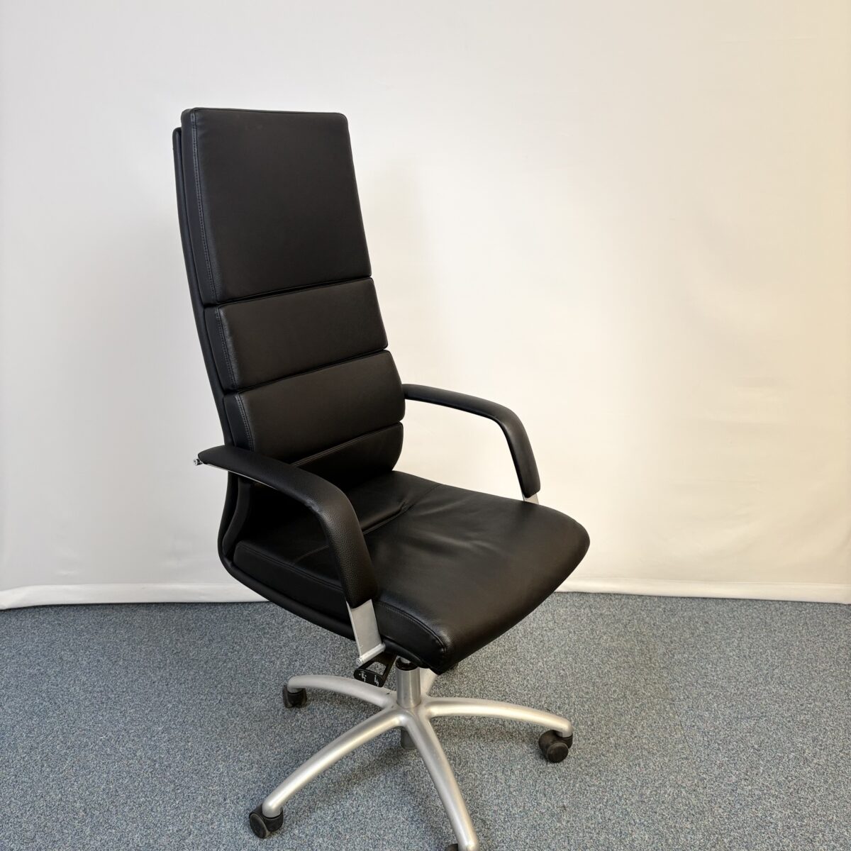 Fauteuil de direction élégant cuir noir