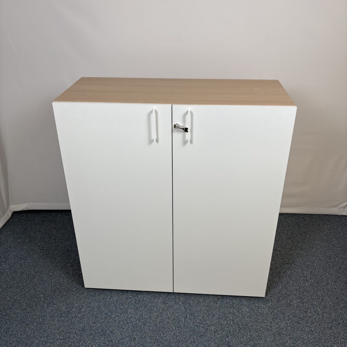 Armoire semi-haute en bois