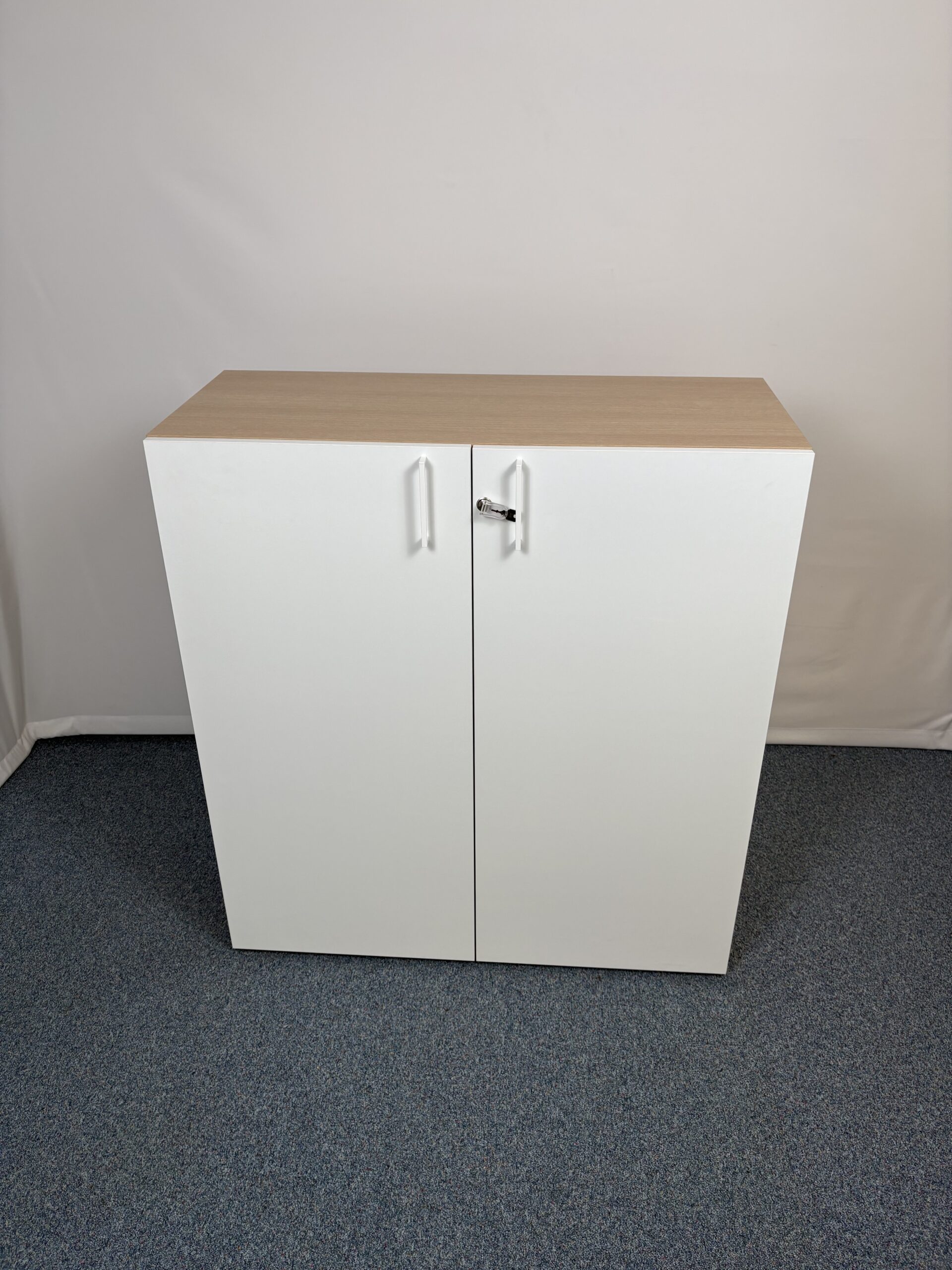 Armoire semi-haute en bois