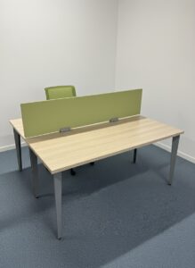 Bench en bois effet chêne avec separation en tissu