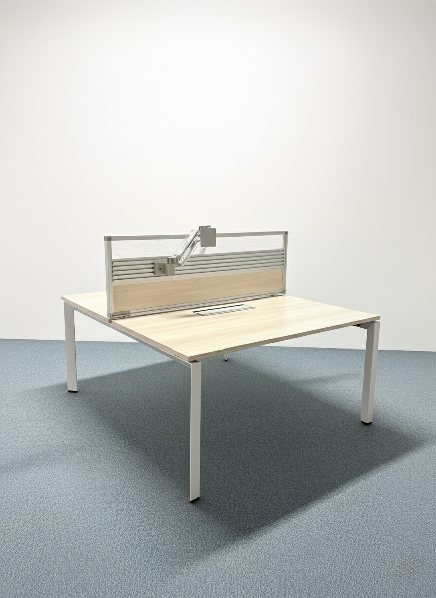 Bench Steelcase en bois avec separation