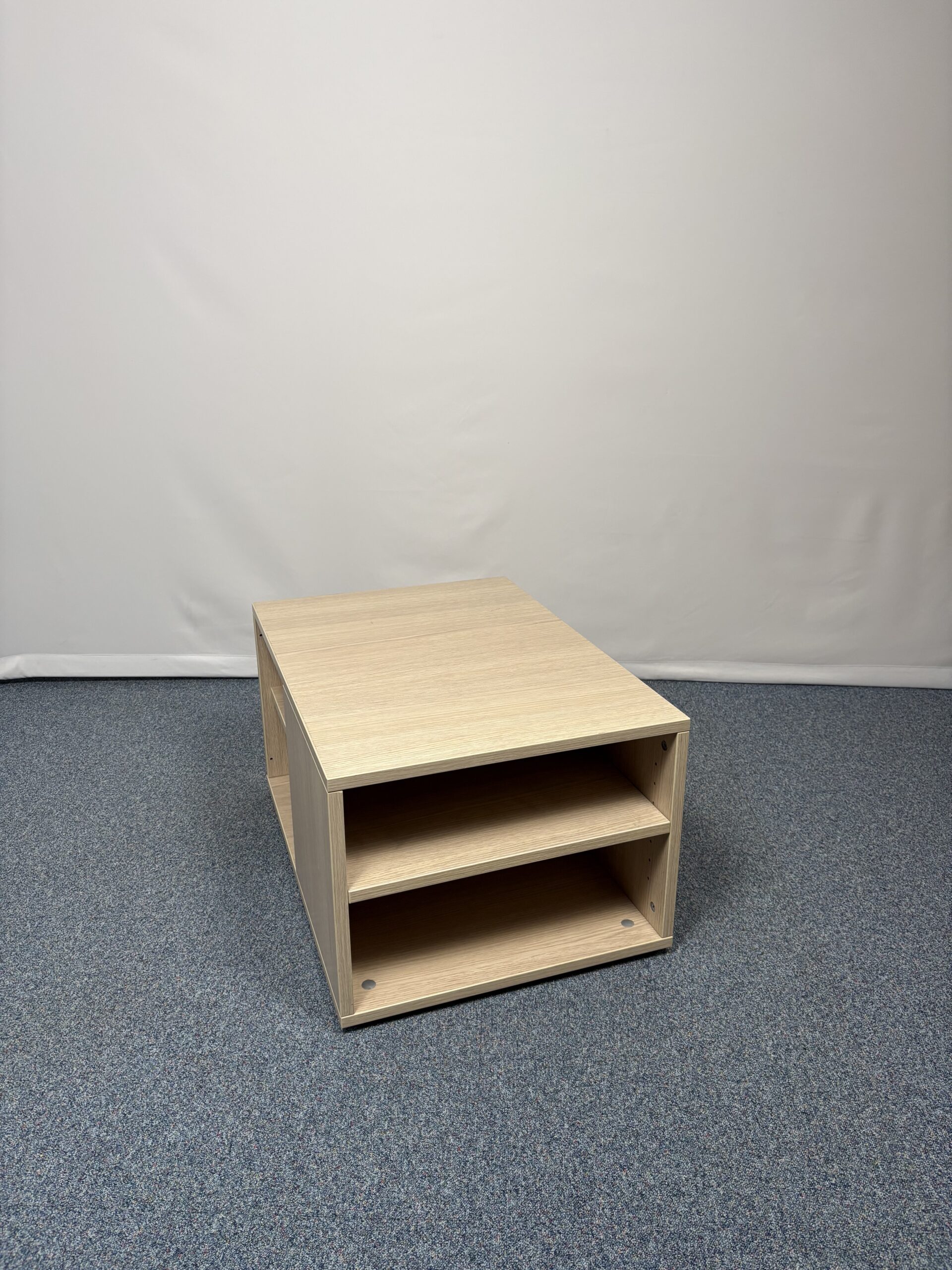 Caisson en bois de chêne à pieds fixes