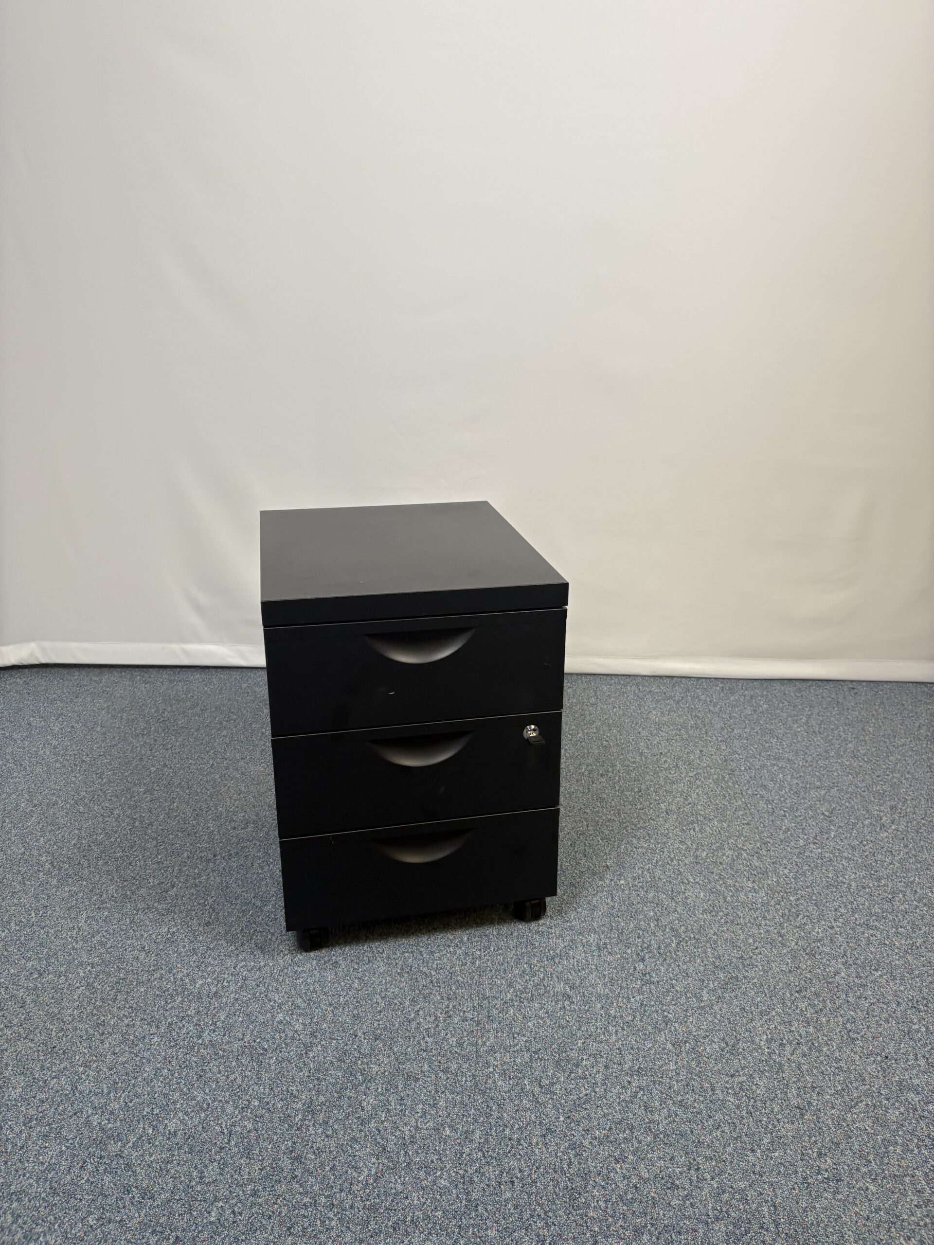 Caisson métal noir style classique