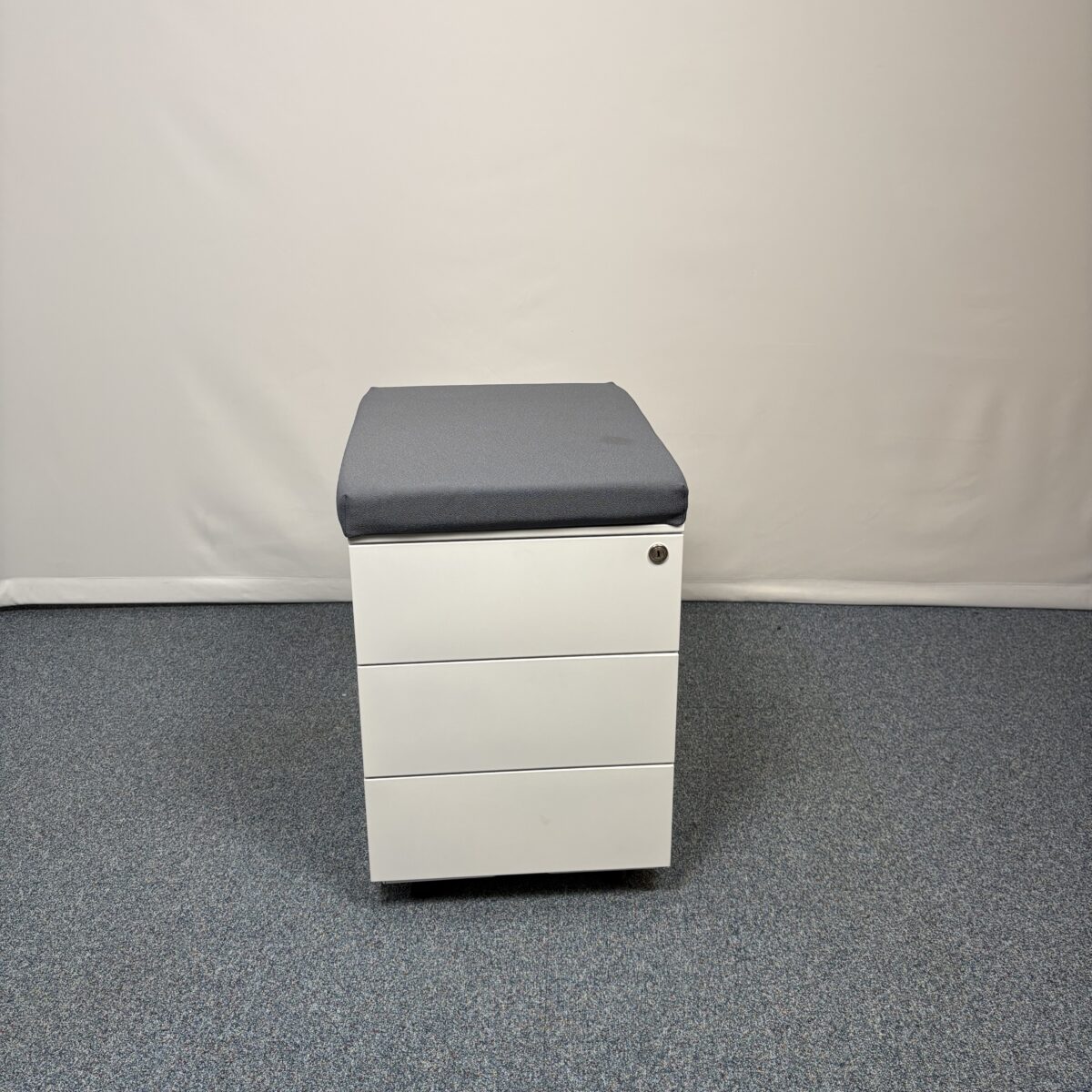 Caisson métalique blanc avec top tissu gris