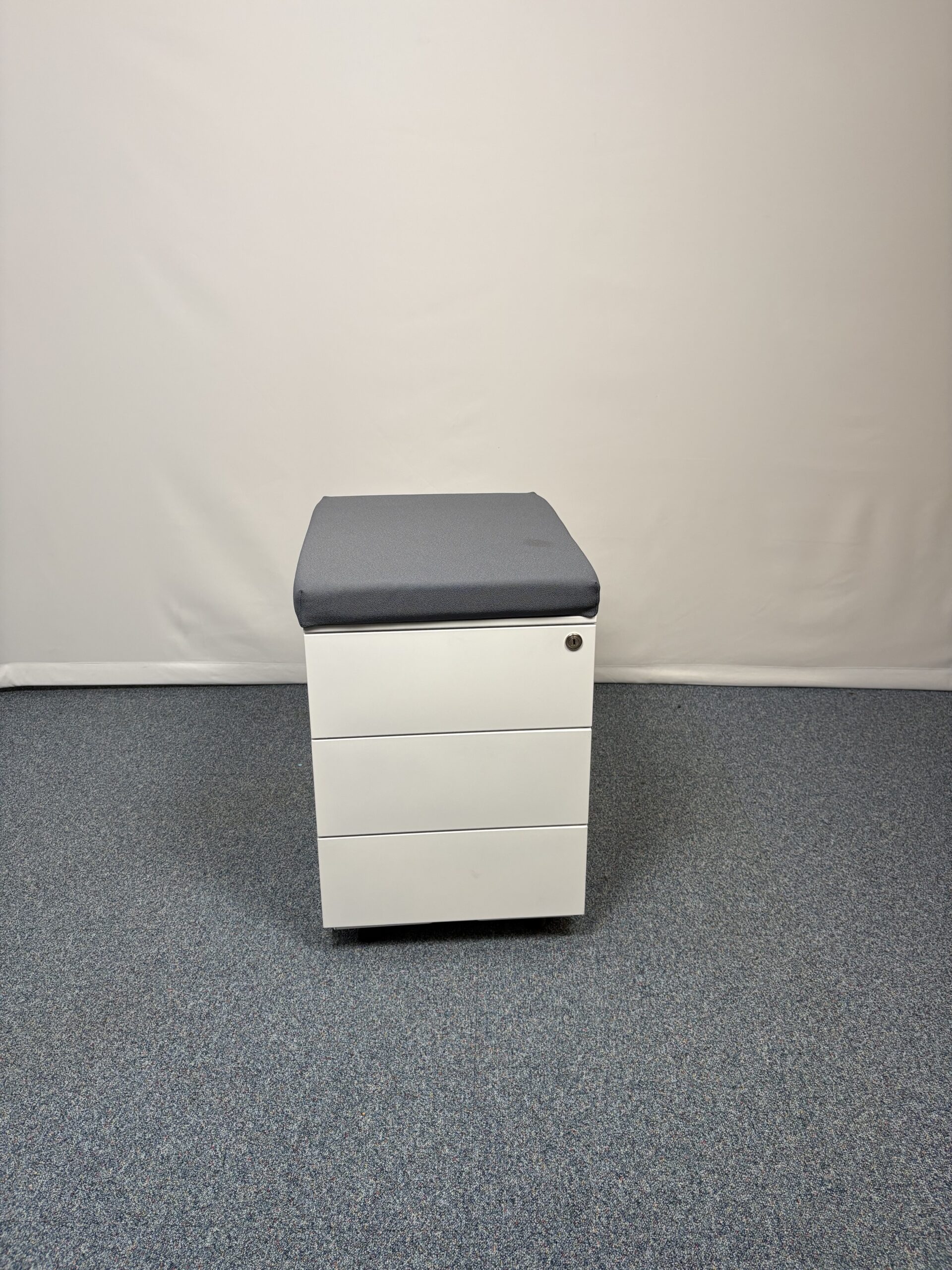 Caisson métalique blanc avec top tissu gris