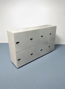 Grand casier de rangement en bois blanc avec serrure et code