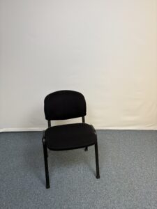 Siège de réunion noir sobre et pratique