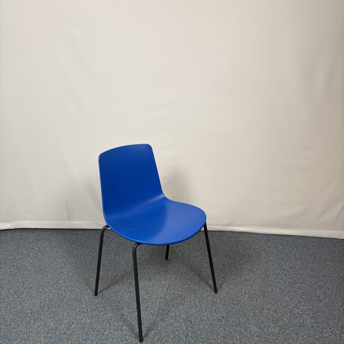 Chaises visiteur design au style moderne et épuré