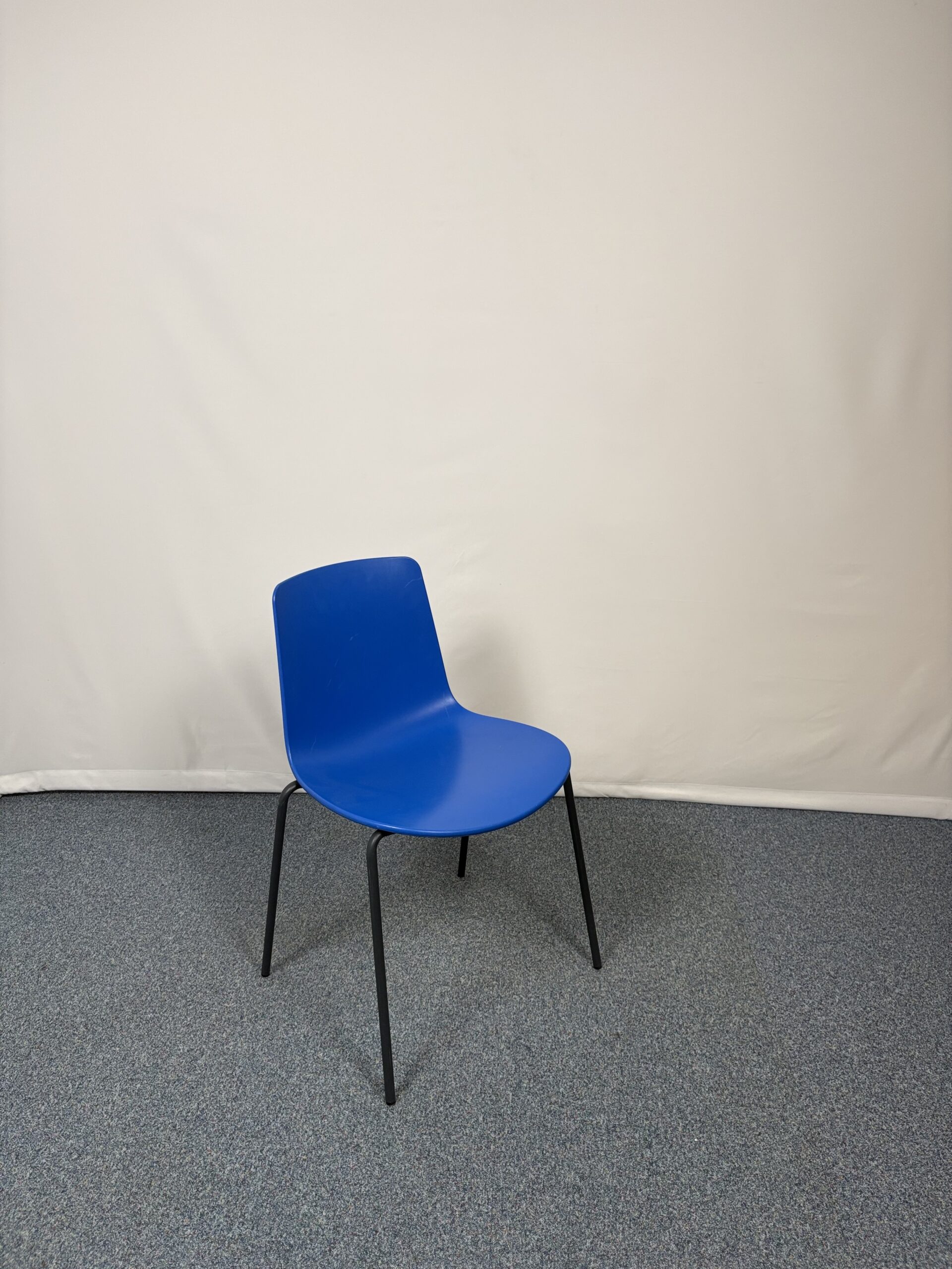 Chaises visiteur design au style moderne et épuré