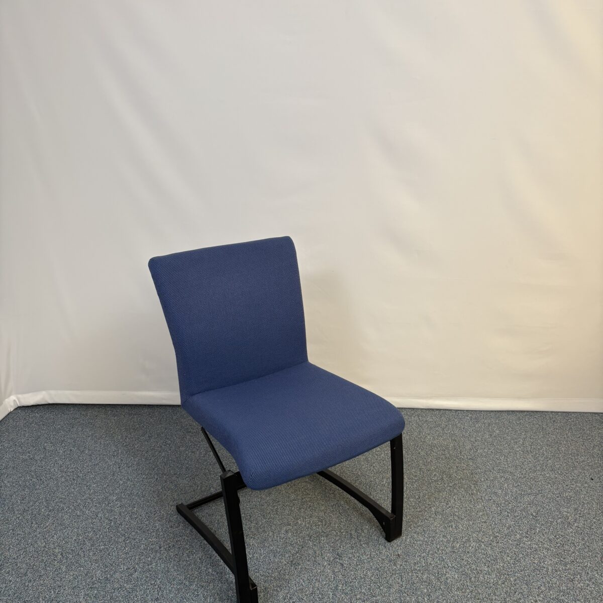 Siège visiteur en tissu très confortable