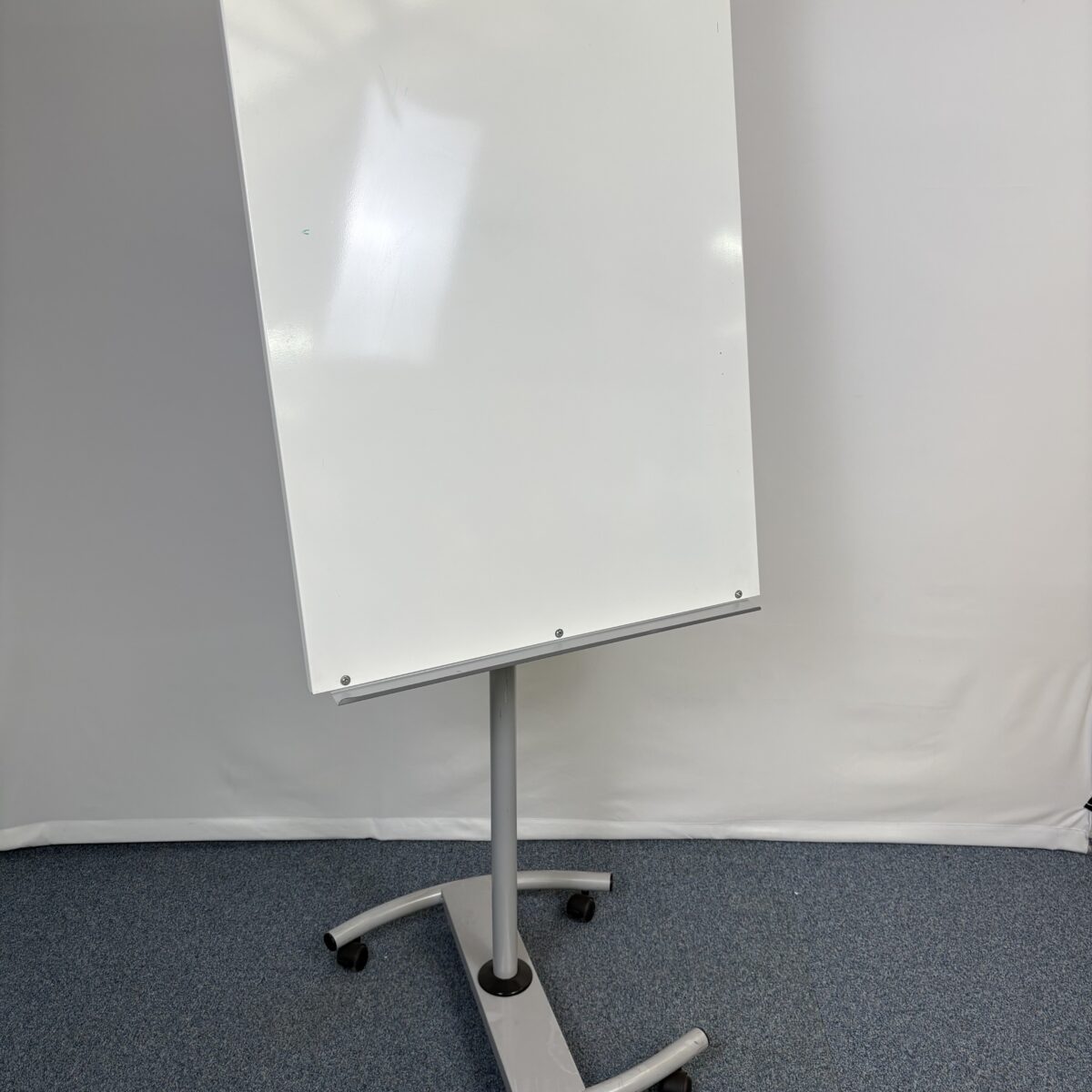 Chevalet paperboard aluminium à hauteur réglable