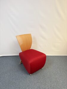 Fauteuil d’accueil design Dauphin en tissu et bois