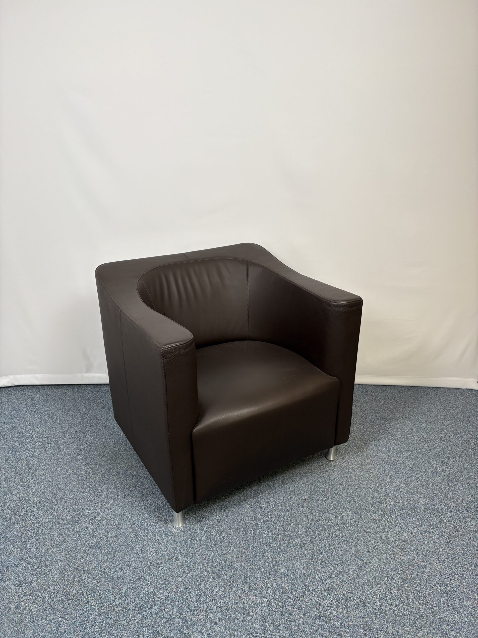 Fauteuil d’accueil cuir marron