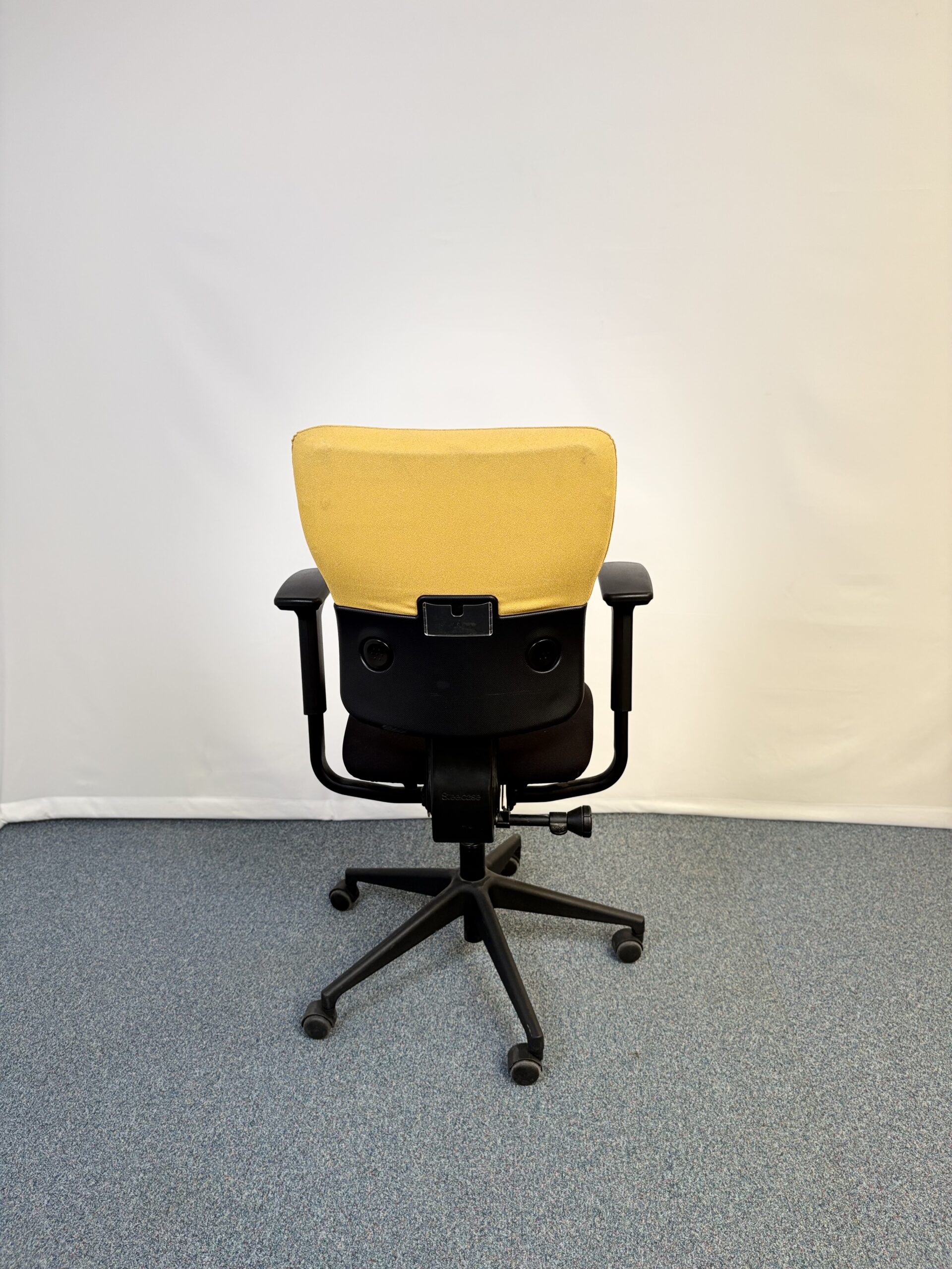 fauteuil-collaborateur-plastique-tissu-jaune-steelcase-3.jpeg