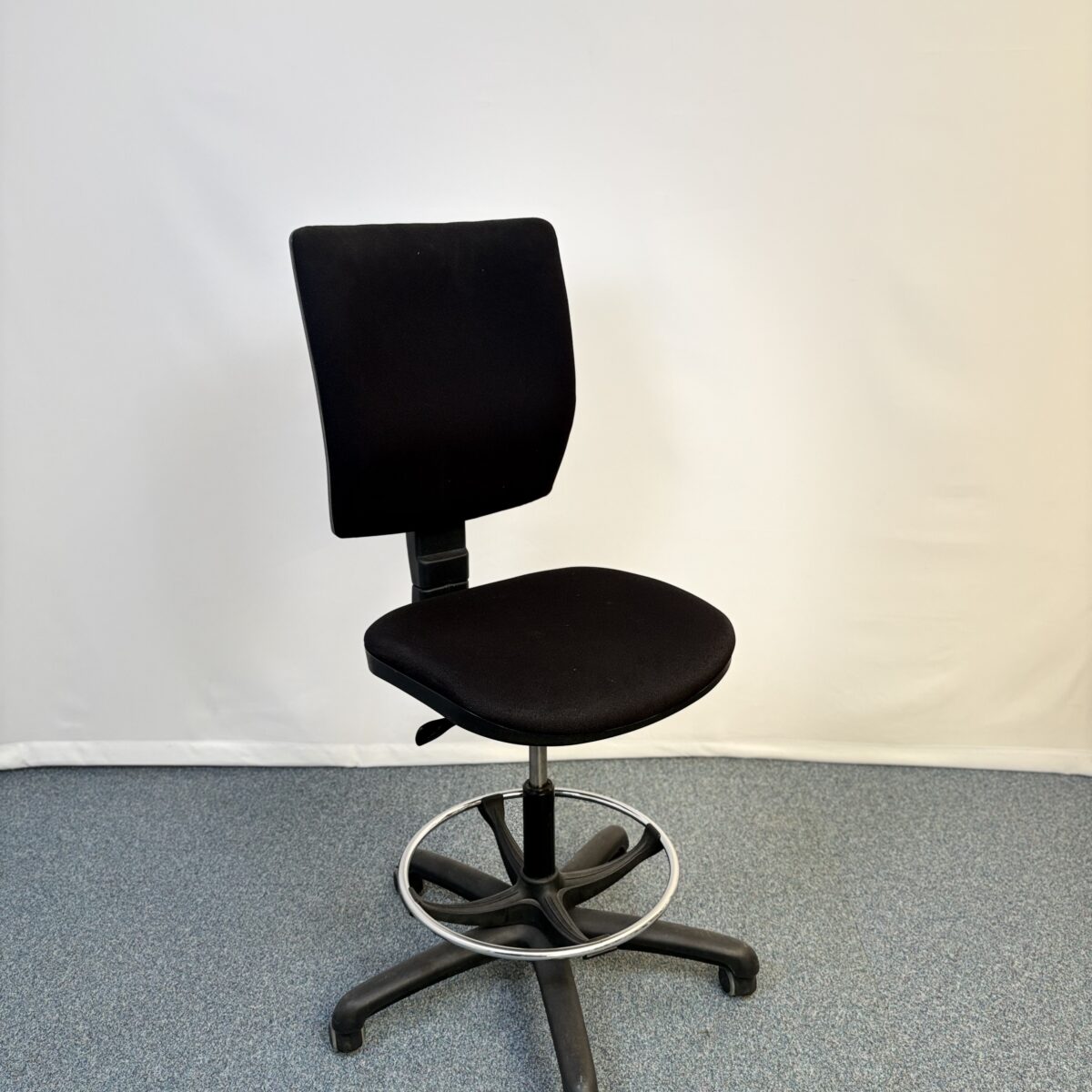 Fauteuil de dessinateur ergonomique Steelcase avec repose pieds