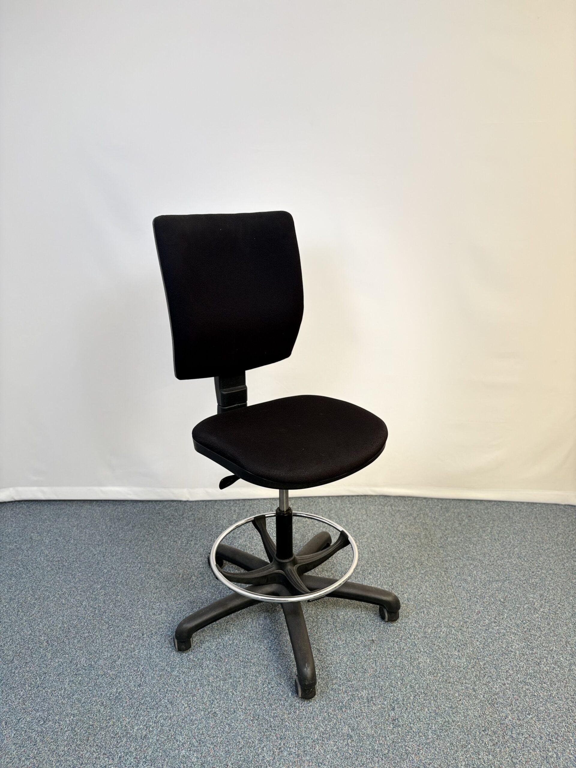 Fauteuil de dessinateur ergonomique Steelcase avec repose pieds