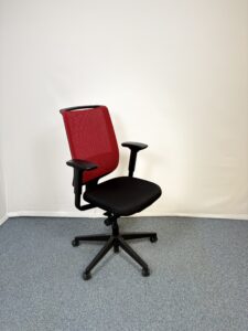 Fauteuil collaborateur Steelcase reply en tissu rouge