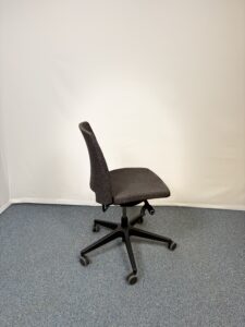 Fauteuil de bureau confortable avec du tissu gris chiné