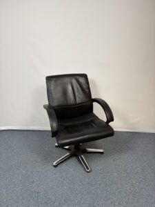 Fauteuil de direction en cuir premium et métal
