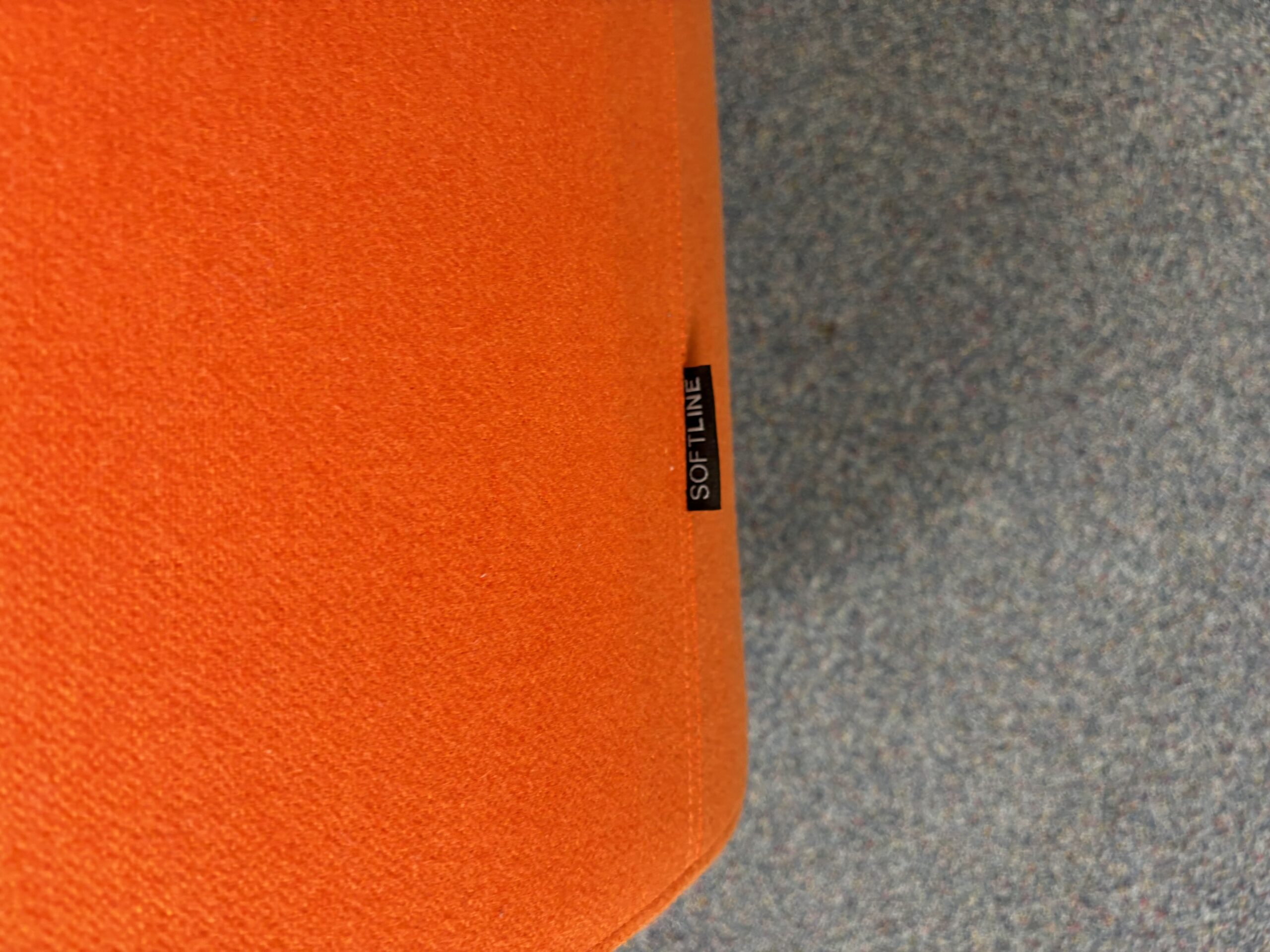 pouf-tissu-orange-softline-6.jpeg
