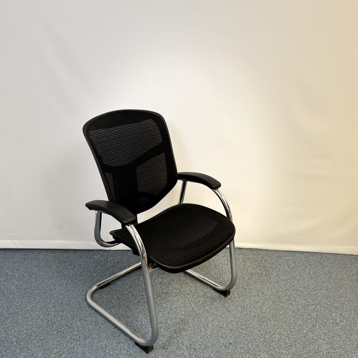 Siège de réunion avec pieds en metal