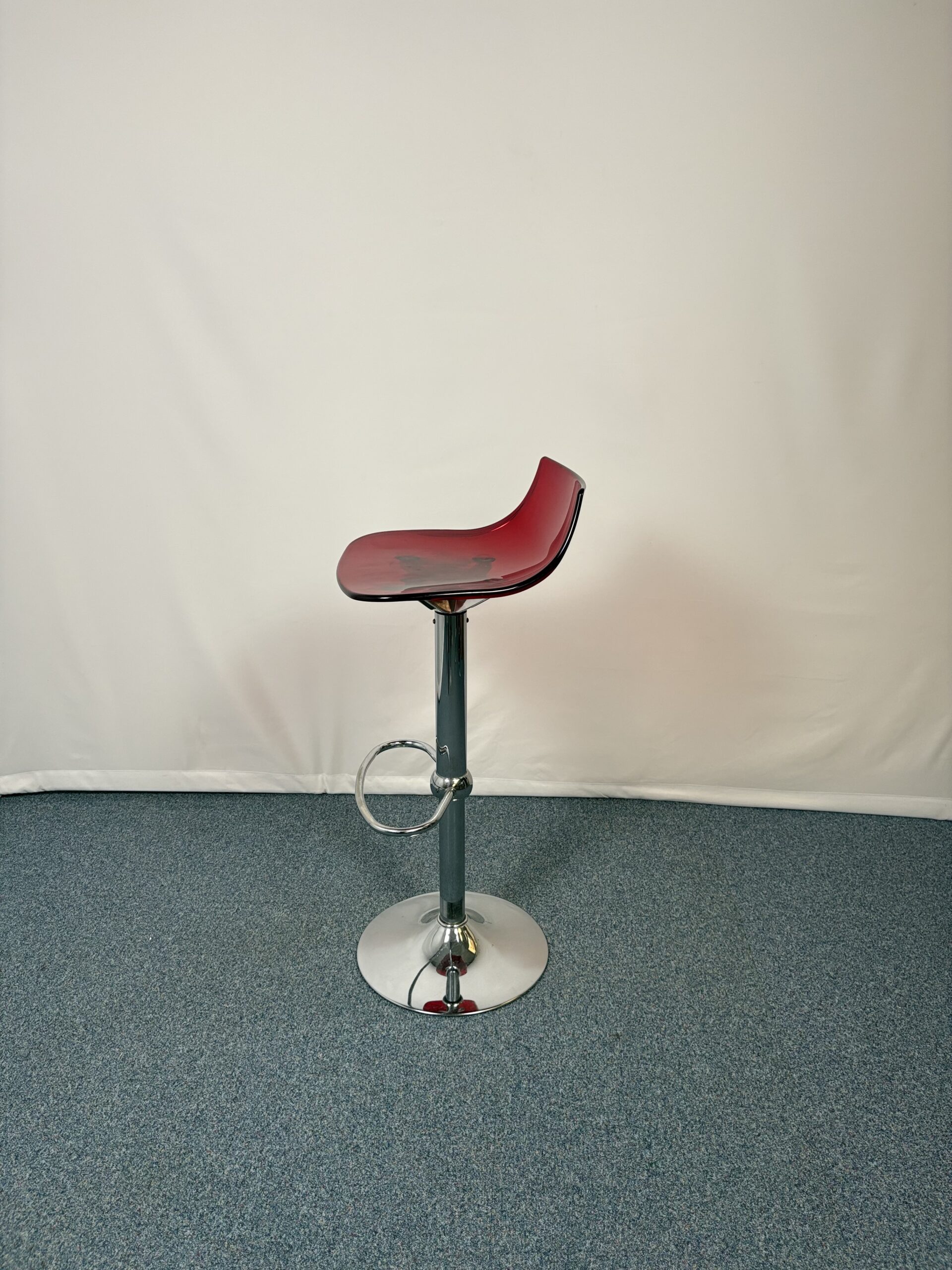 tabouret-plastique-metal-caligaris-4.jpeg