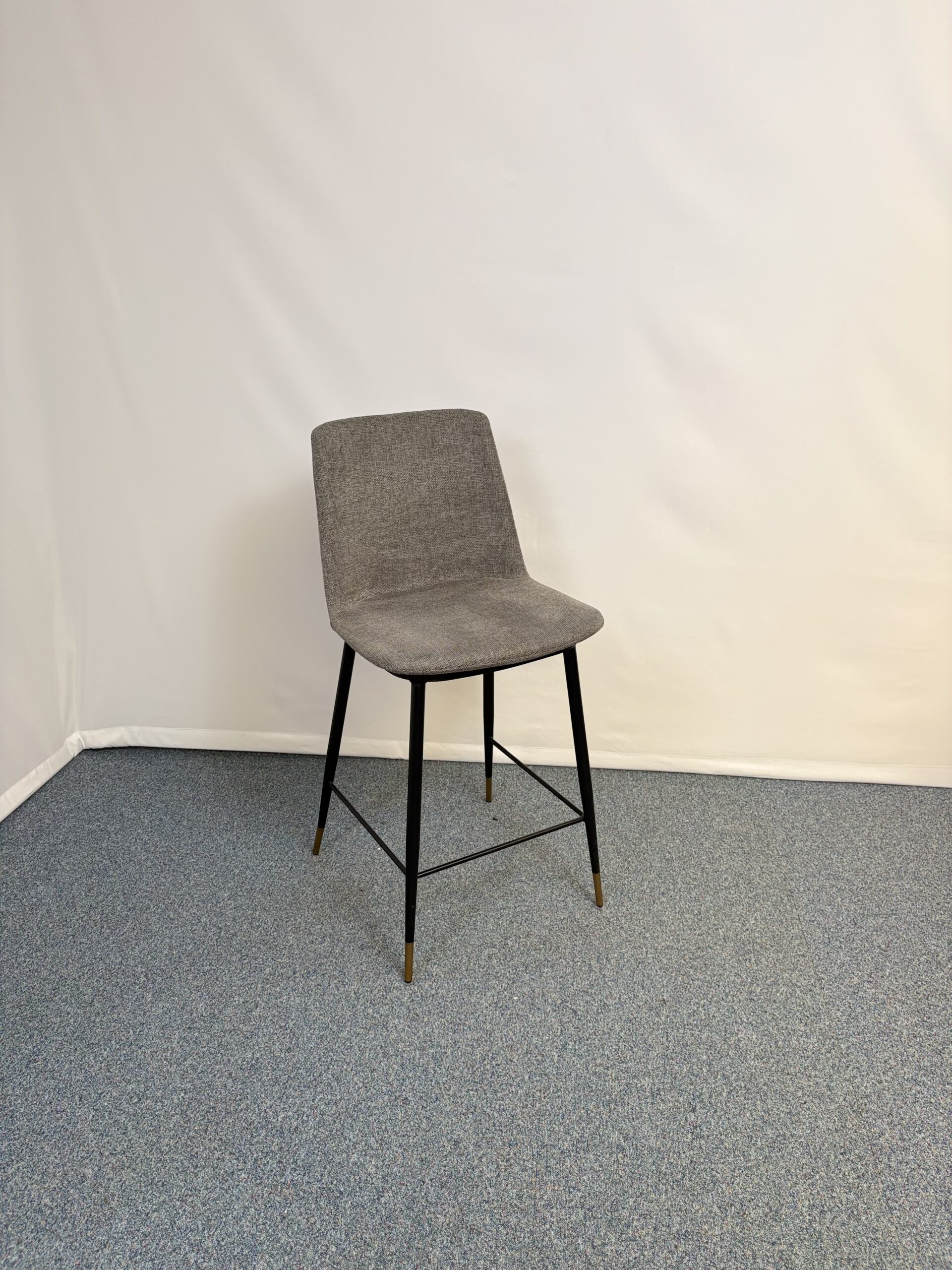 Tabouret plastique et tissu gris noir contemporain