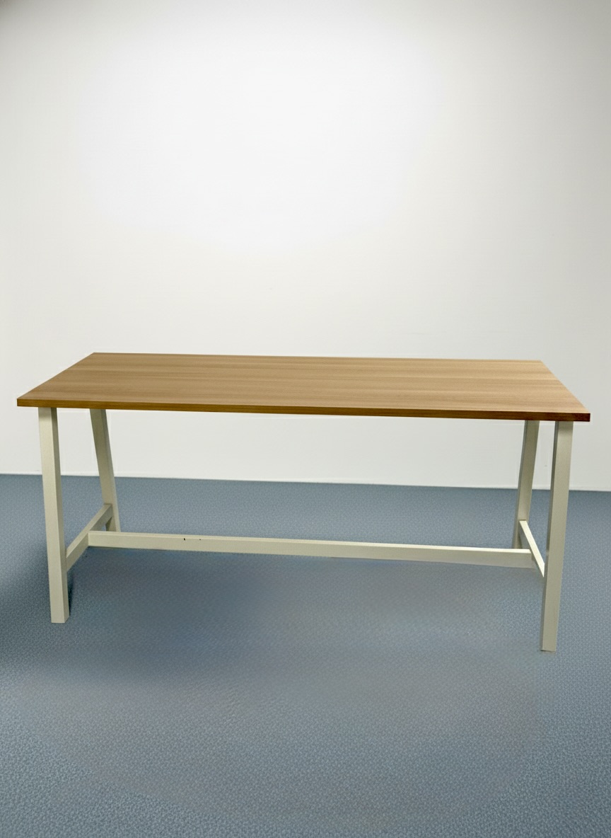 Table de réunion haute avec plateau en bois