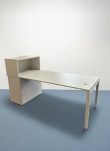 Bureau individuel avec caisson de rangement