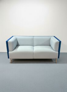 Canapé Tryst de chez Connection en tissu bleu