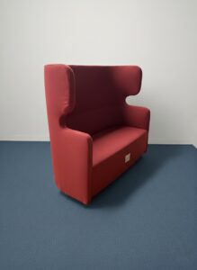 Isola en tissu rouge avec prises intégrés