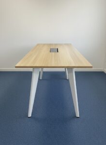 Table de réunion haute Steelcase