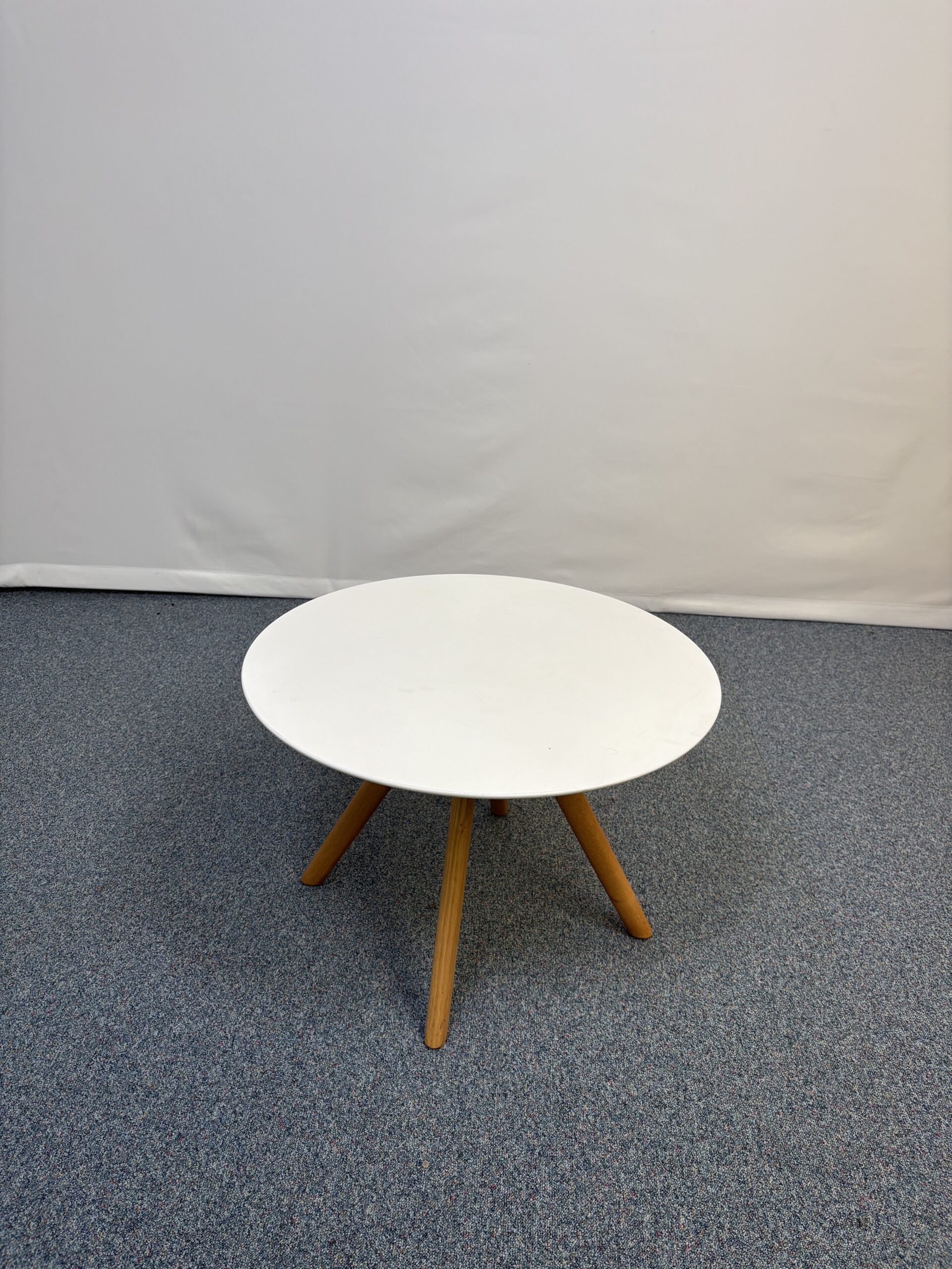 table-d'attente-bois-tisch-viktor-1