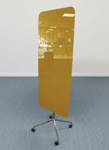 Tableau veleda en verre sur roulettes