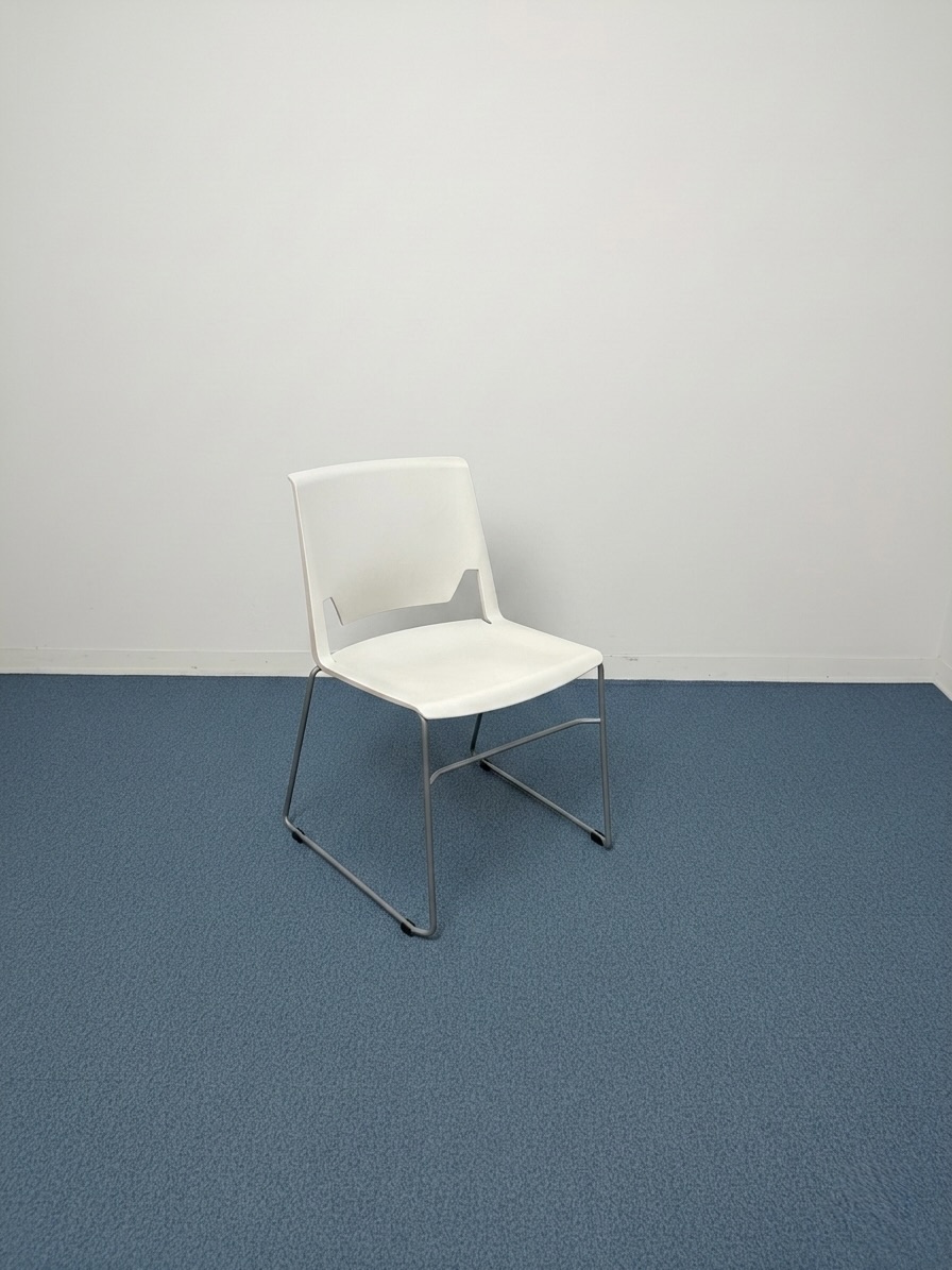chaise-plastique-blanc-haworth-1