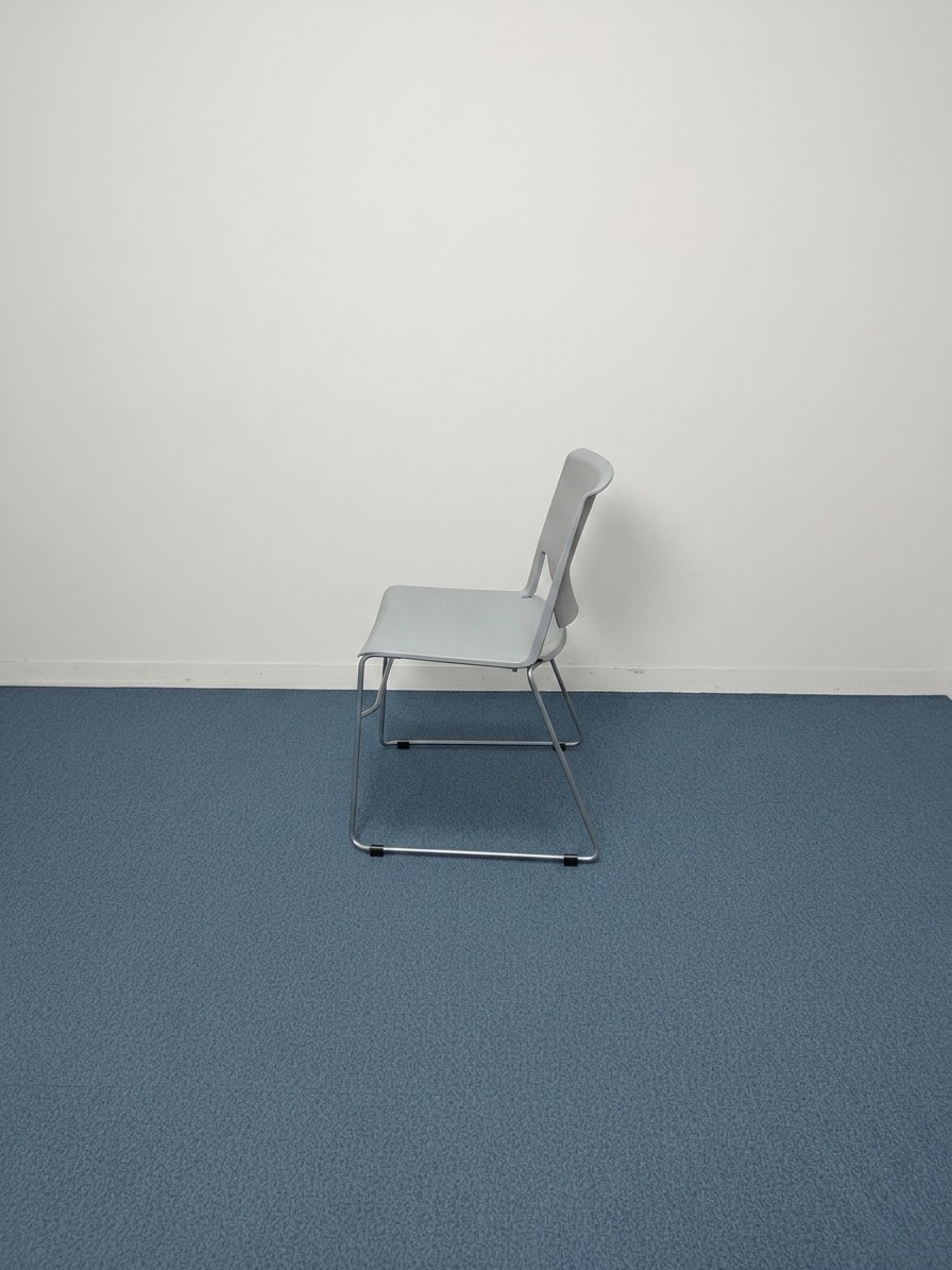 chaise-plastique-gris-haworth-4