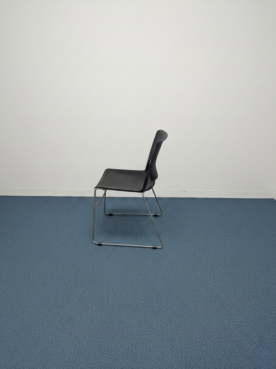 chaise-plastique-noir-haworth-4