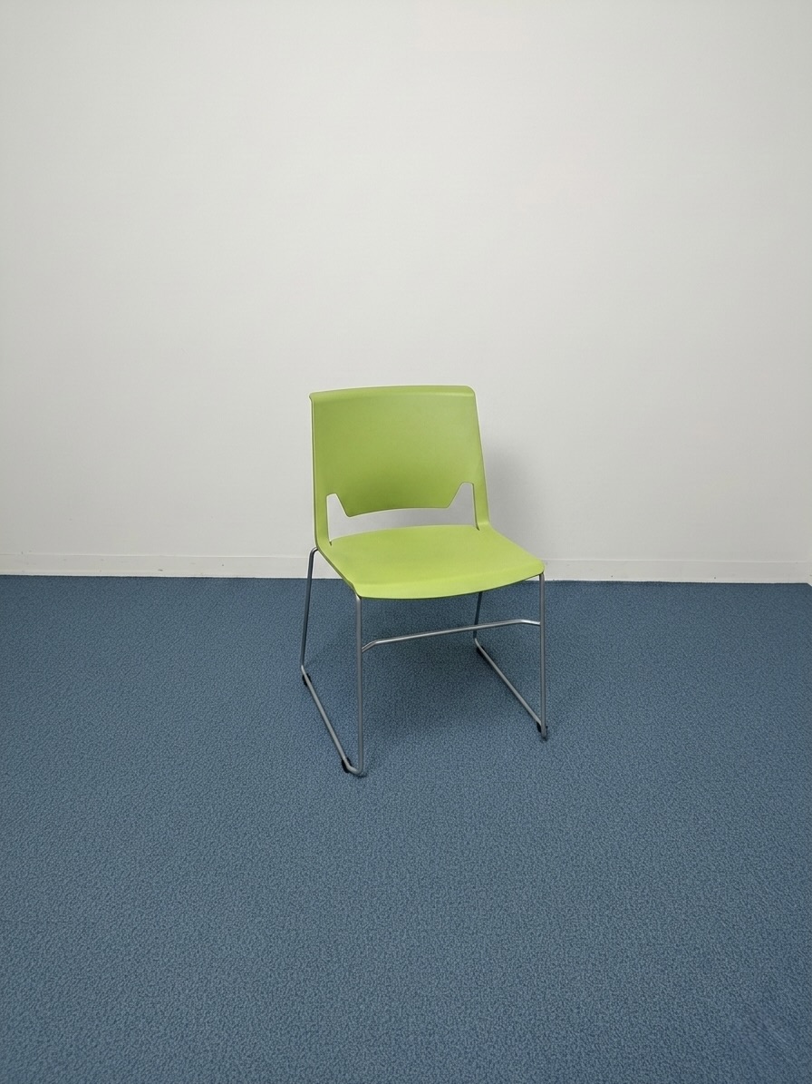 chaise-plastique-vert-haworth-1
