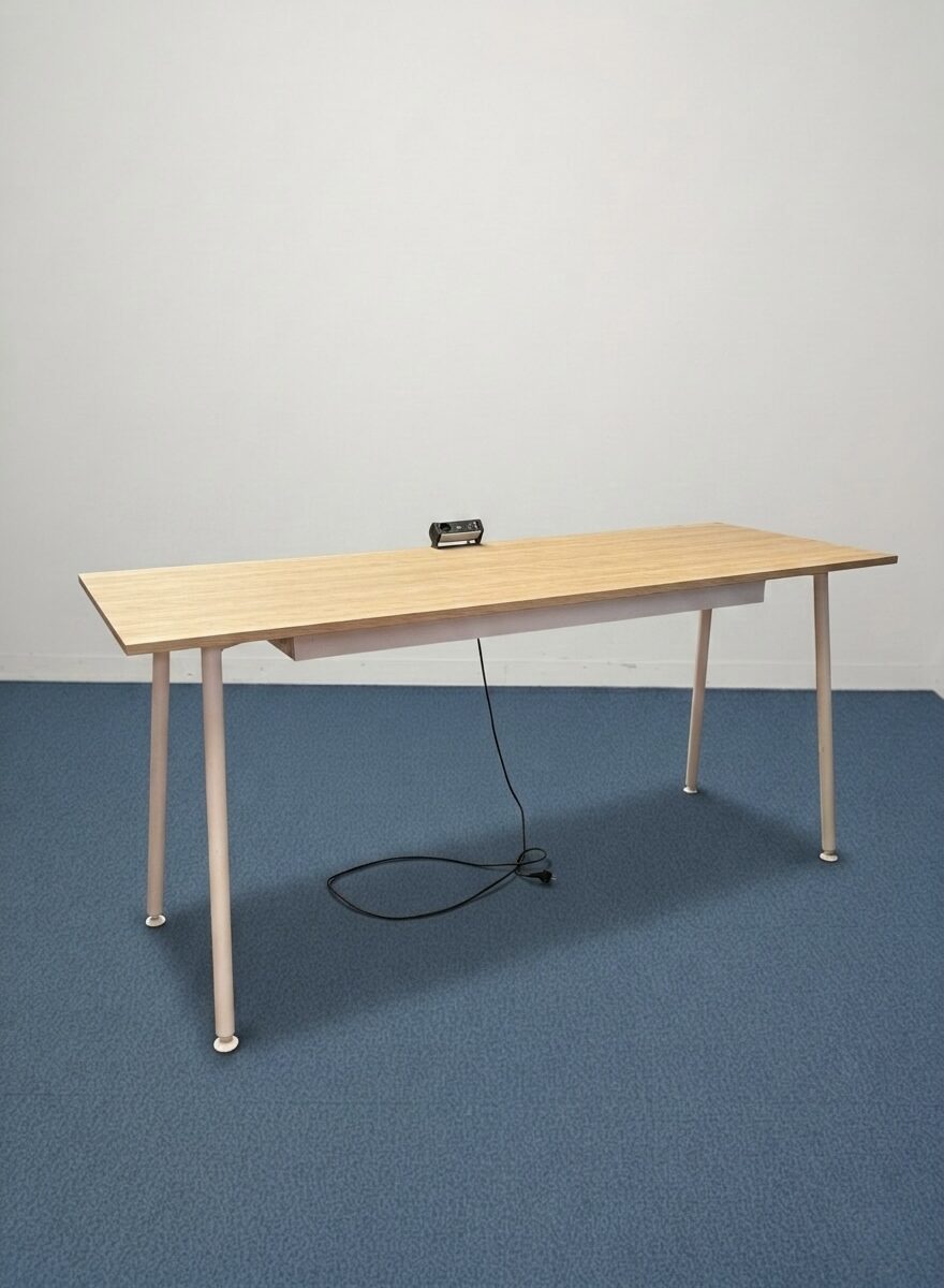Table haute avec prises