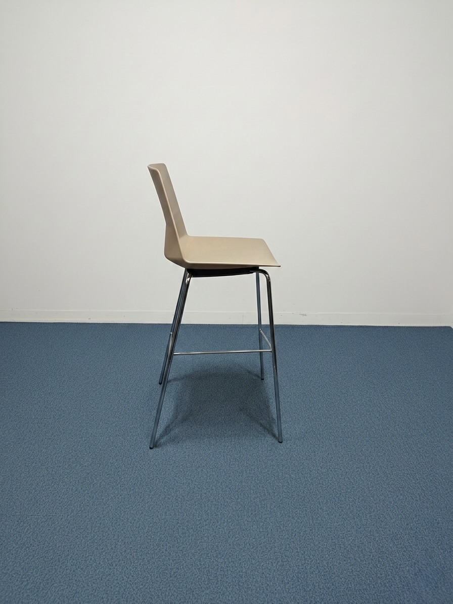 tabouret-quadrifoglio-group-plastique-metal-beige-2