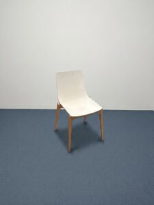 Chaise en bois de chez Krose