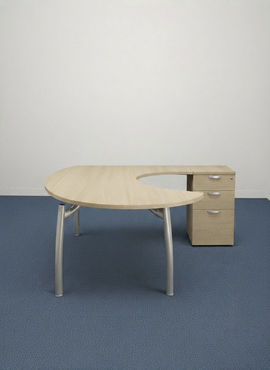 Bureau de direction design boomerang