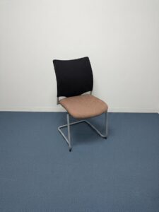 Chaise de réunion en tissu
