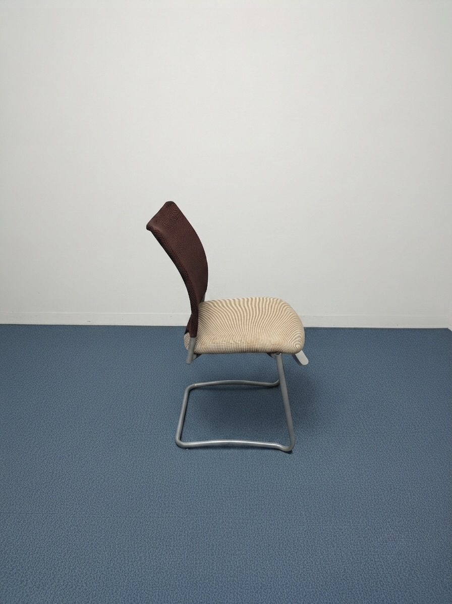 chaise-resille-tissu-rouge-taupe-2