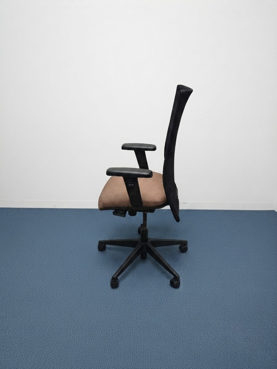 fauteuil-tissu-noir-taupe-eurosit-4